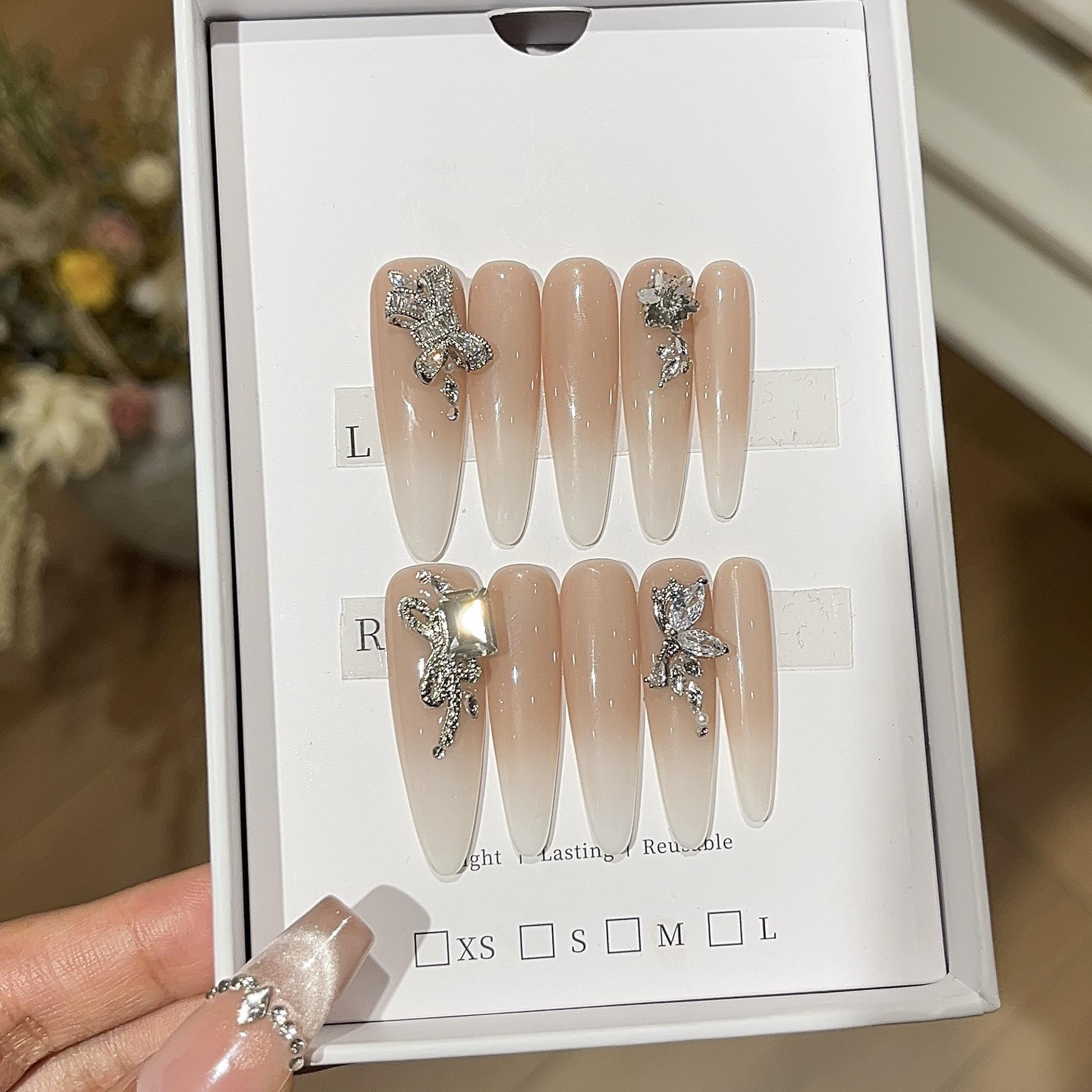 

Обнаженный Циркон Нежный Молочно-белый Молочно-коричневый Градиент Темперамент Высококлассная Наклейка Циркон Носить Броню L