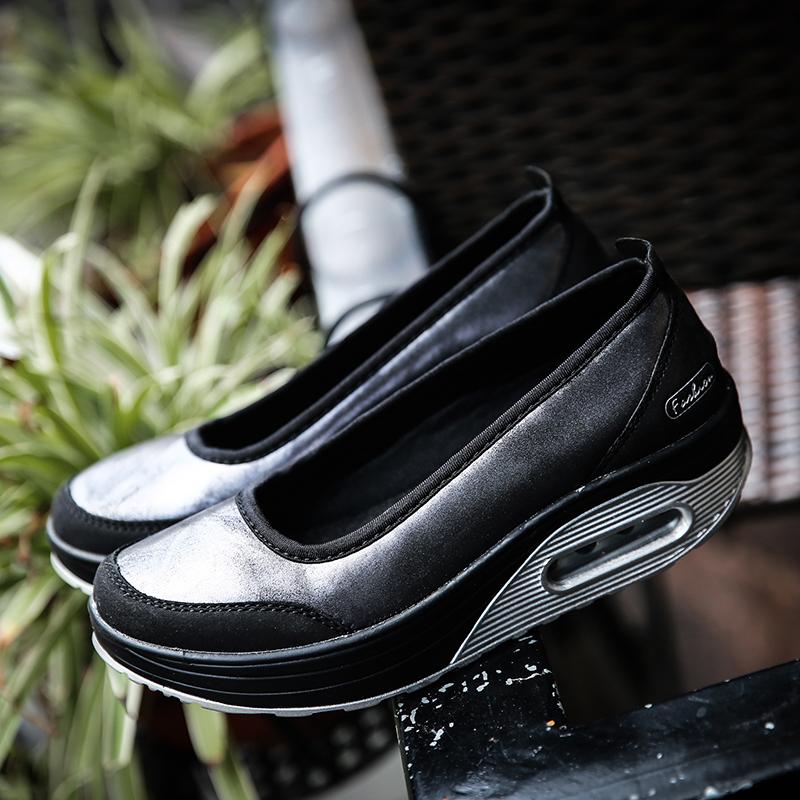 Fashion Womens Thick Soled Sandals 2025 New Comfortable Silver Loafers Tenis Feminino Casual Outdoor Plus Size Mom Wearing Casual Shoes