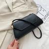 French texture small bag 2025 new trendy fashion women's bag versatile shoulder underarm bag French stick bag