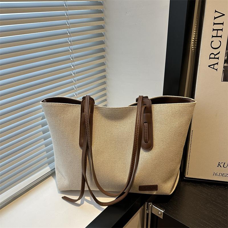 

Осенняя ретро сумка большой вместимости женская новая универсальная сумка через плечо для поездок на работу для выхода в свет портативная сумка-тоут