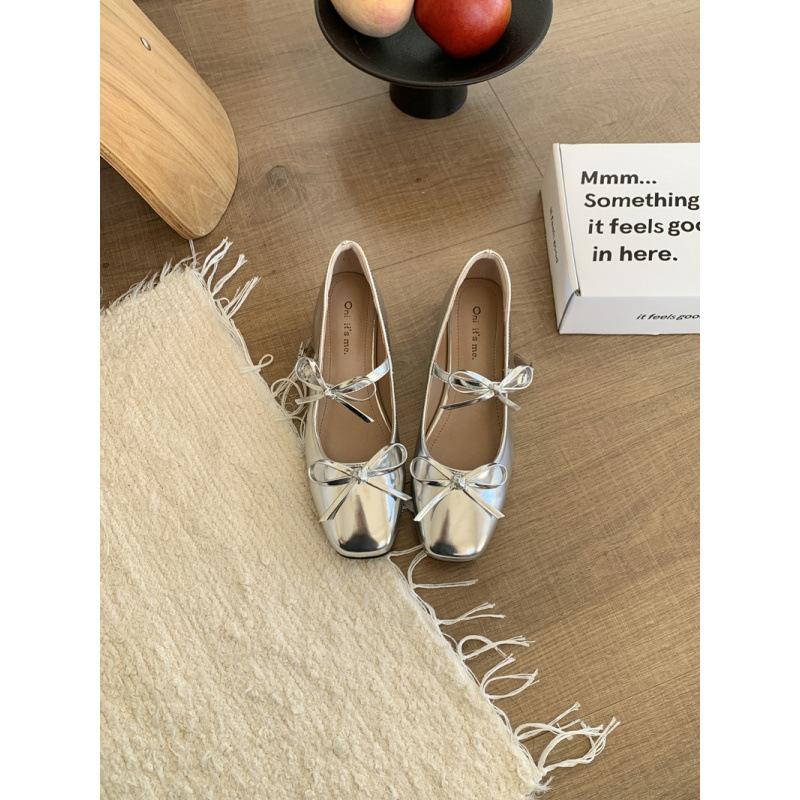 

French thick medium heel patent leather single shoes women s 2025 new light mouth bow sweet square head Mary Jane shoes small leather shoes 39 серебряный