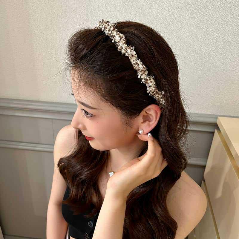 Elegancka dzianinowa opaska na głowę z falą - Puszysta, wygodna i z ząbkami