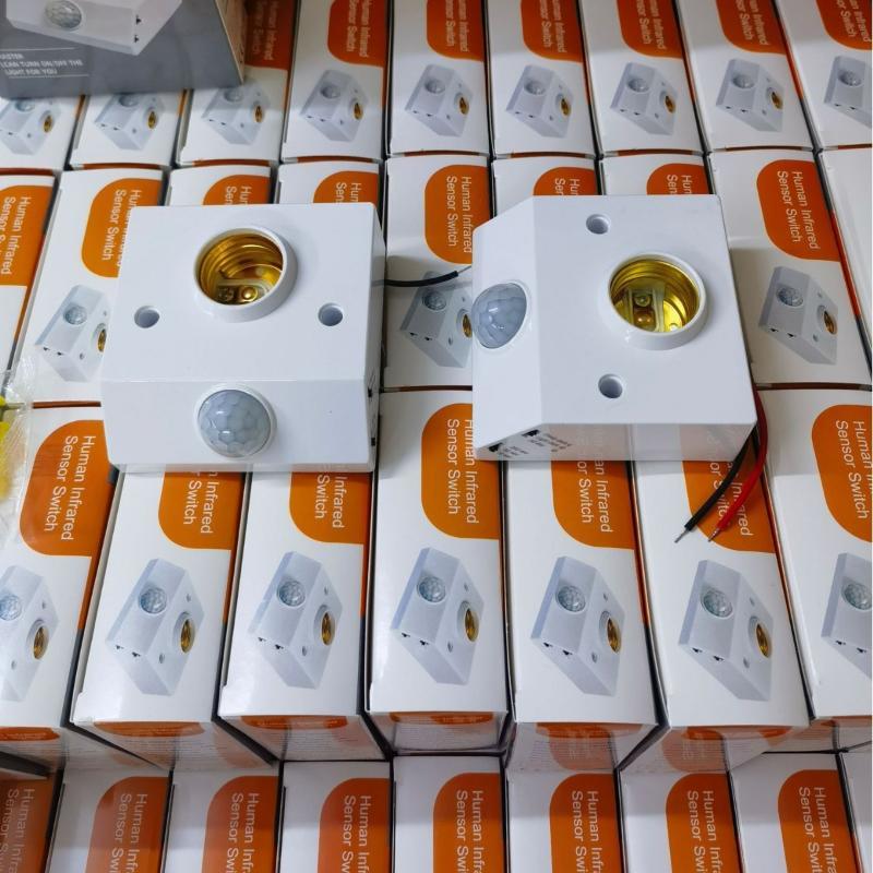 E27 Lamp Head 85-265V Automatic Light Controlled Sensor Switch White Shell For Aisle Bedroom Living Room