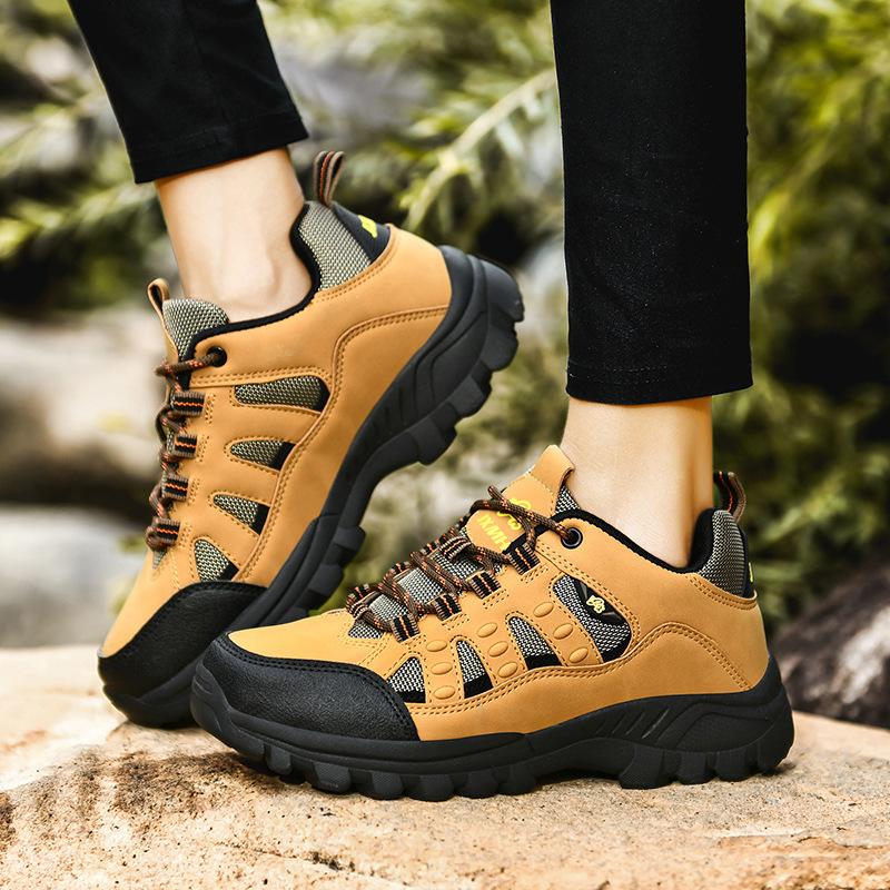 Four Seasons Low Top Outdoor Hiking Shoes Lightweight Large Size Couple Tide Shoes Korean Edition Tide Sports Casual Shoes Men and Women