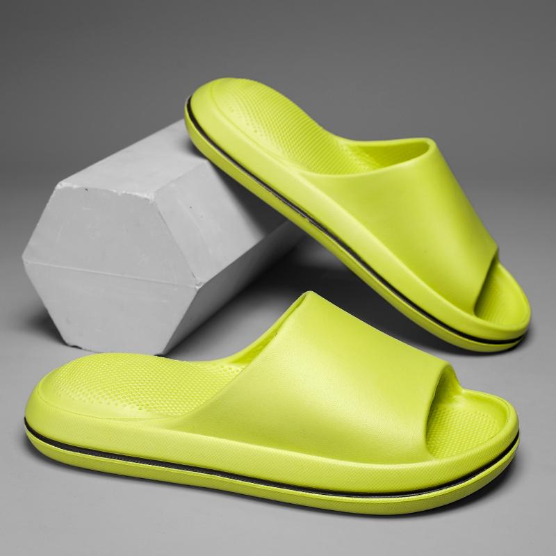 

Капці чоловічі 2024 нові літні товста підошва відчуття наступання на лайно домашні нековзні сандалі для пари приморське пляжне взуття 45 зелений