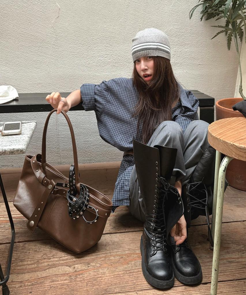 Raiment Stud Strap Boat Bag_Brown