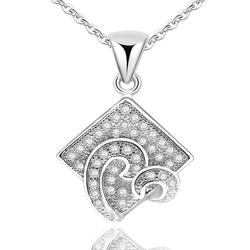 Pure Necklace for Women's Love Heart Pattern Heart-shaped Diamond Pendant Inlaid with Diamond Collarbone Chain