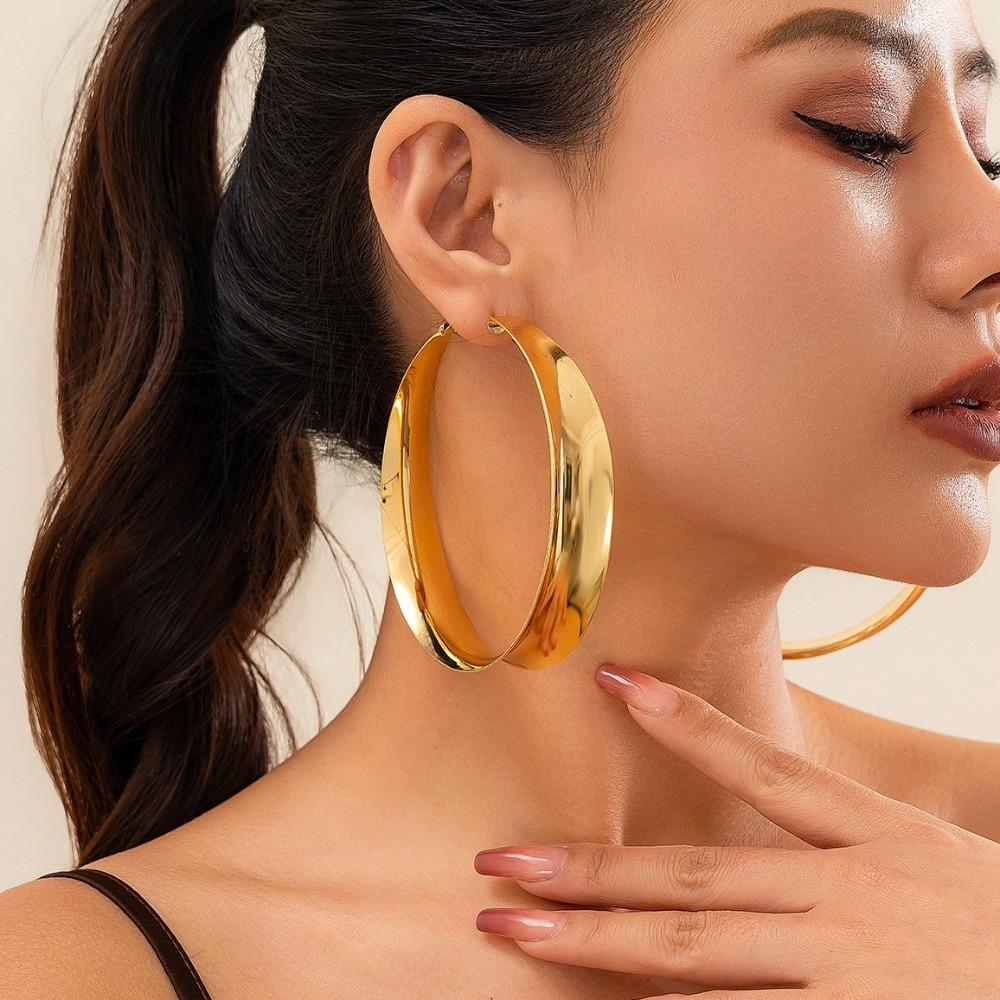 Exaggerated metal large circle earrings, fashionable hollow out personalized design earrings