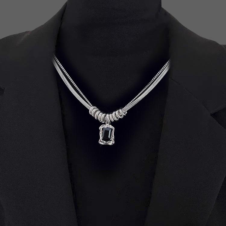 

Комплект свитера и ожерелья в стиле хип-хоп класса люкс: Осень/Зима Дизайн Инфлюенсера