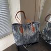 Niche Design Tote Bag Women's New Sequined Underarm Bag Versatile Commuter Shoulder Bag
