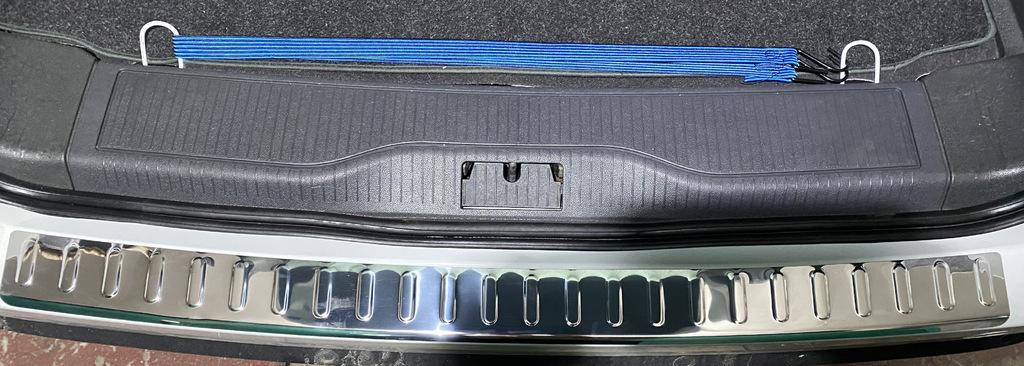 

Накладка на задній бампер Carmos V2 (нерж) для Opel Zafira B 2005-2011 рр.