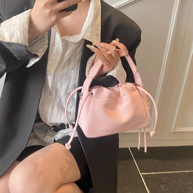Korean ins pleated bag trendy fashion bucket bag women's 2025 new simple shoulder bag premium messenger bag