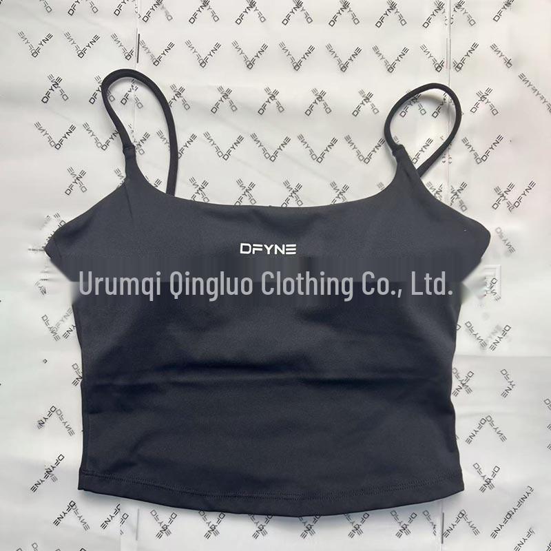 DFYNE Schönes Rücken Yoga Tanktop: Schlankmachendes U-Ausschnitt-Camisole mit dünnen Trägern.