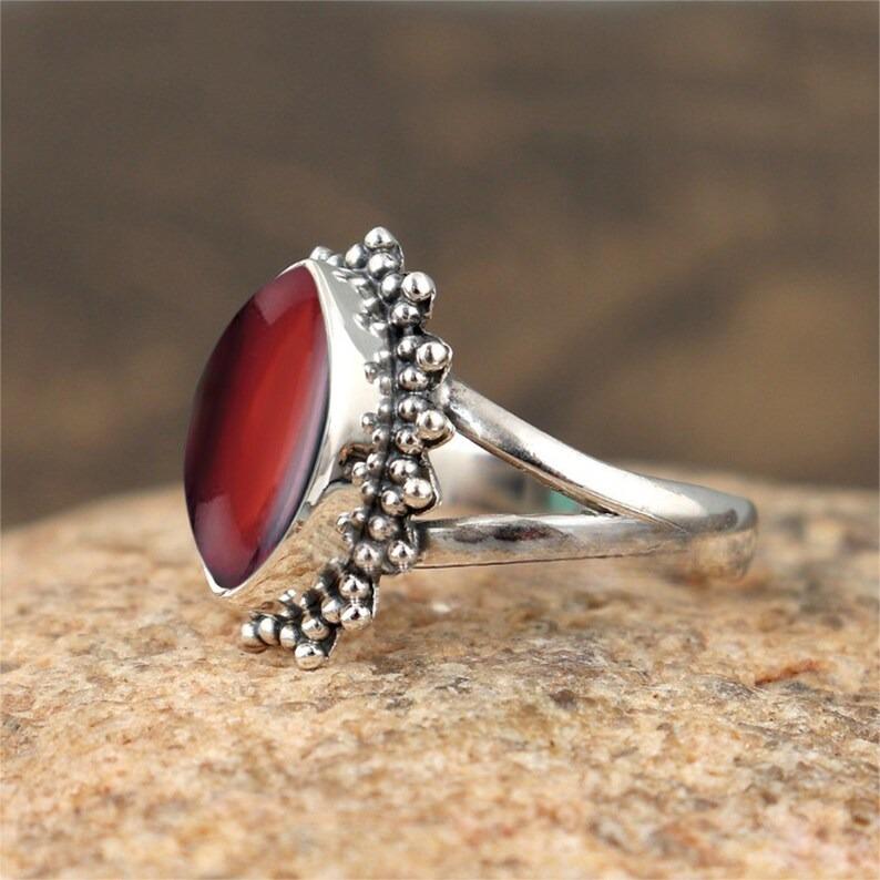 Prsten s markýzovým granátem, Ručně vyrobený prsten, Designový prsten, Dárek pro ni, Boho prsten, Stříbrný prsten 925