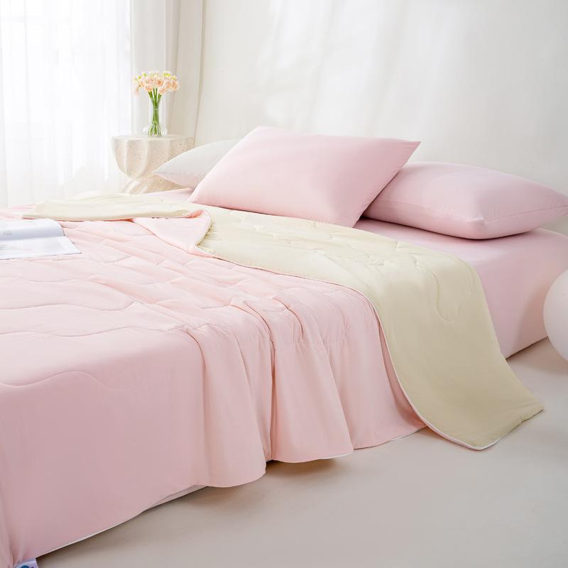 Cool Feeling Class A Ice Cream Summer Cool Quilt, Household Solid Color Summer Quilt Machine Washable Air Conditioner Quilt Summer Ice Silk Thin Quilt