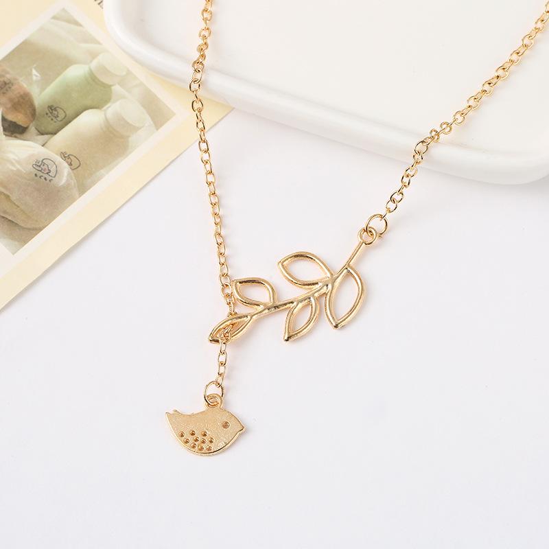 European & American Fashion 8-Shaped Leaf and Bird Sweater Chain Necklace Choker. золотой