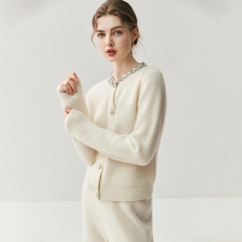Korean Style Women's Cashmere Cardigan with Rhinestone Neckline, Solid Color, Long Sleeve for Autumn/Winter