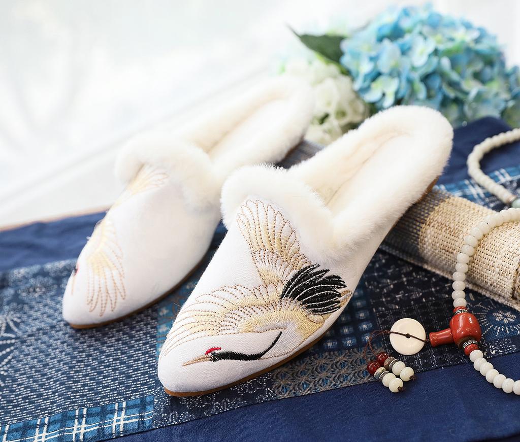 Pantoufles en tissu de coton pour femmes à la mode Broderie Opéra de Pékin Nuage Auspicieux Diapositives Confortables Dames Maison Extérieur Chaussures Pointues