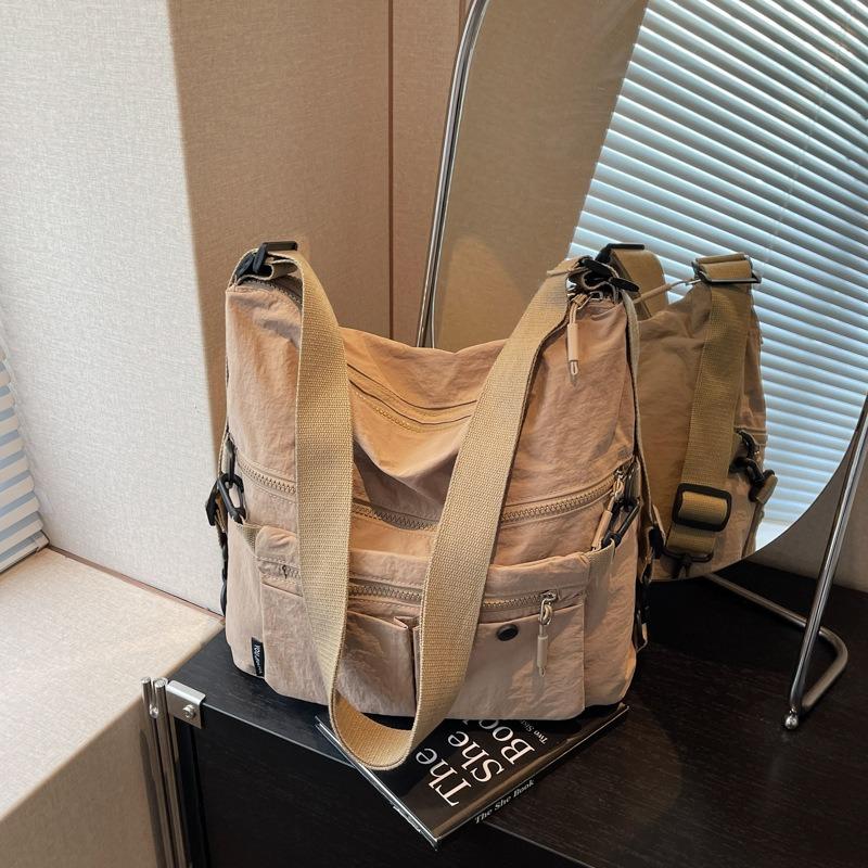 College students take class casual and lightweight backpack bag women's summer new large-capacity fashion tote bag