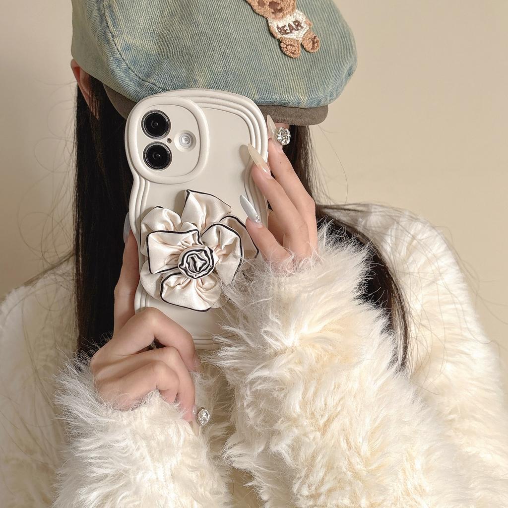 Niche Style Three-dimensional Retro Rose Is Suitable for iPhone16Pro Max Apple 15 Mobile Phone Case 13/14 New Model.
