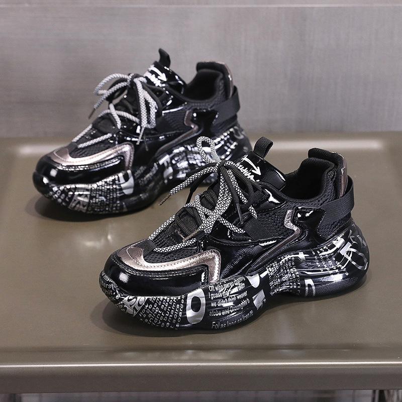 Black dad shoes women's 2025 spring new mesh lightweight breathable super fire thick-soled printed fried street sneakers