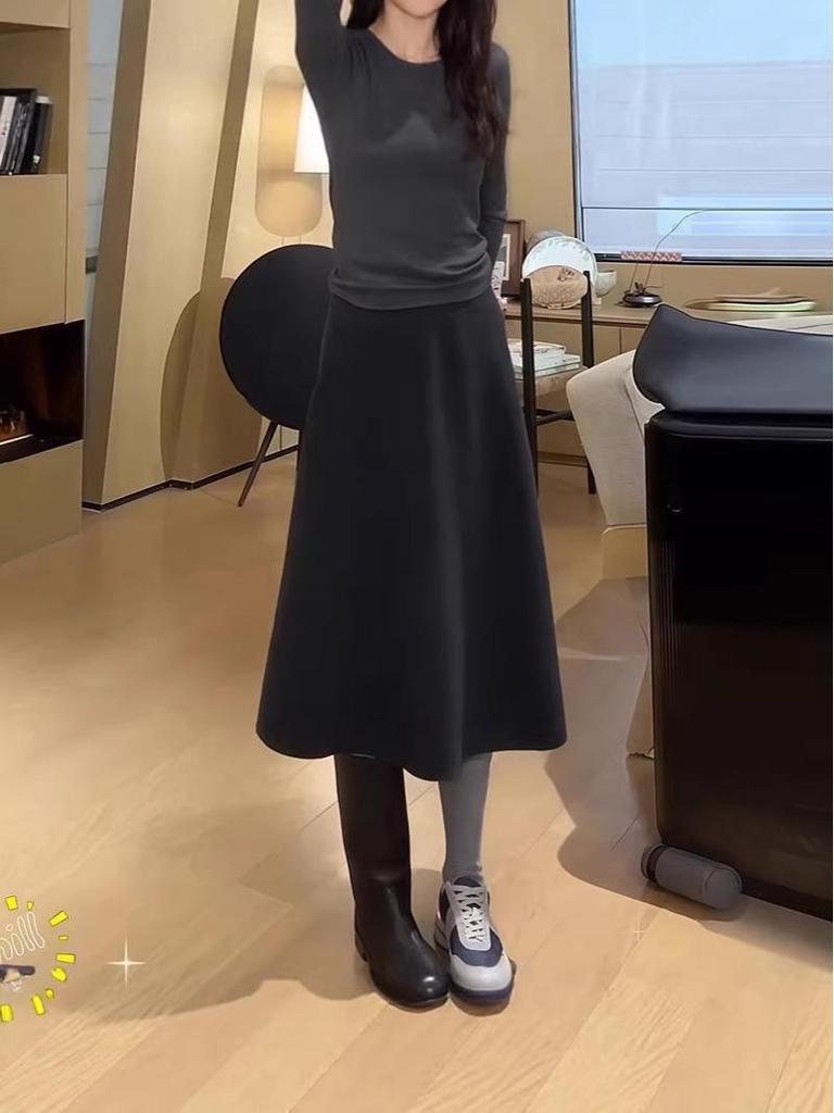 2025 Autumn/Winter French Elegant High-Waisted A-line Skirt for Women - Versatile, Slimming, and Fashionable