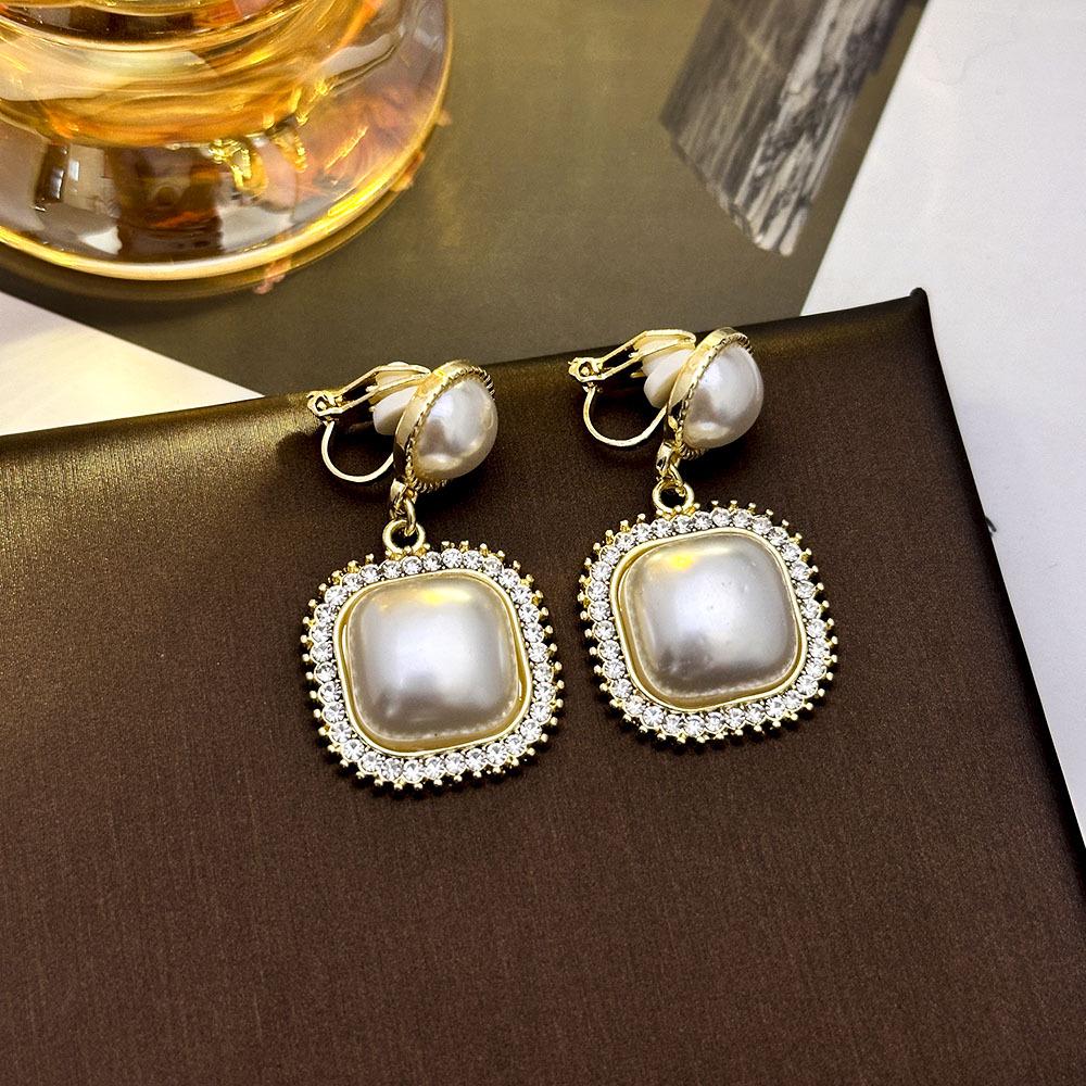 Clips de oreja geométricos coreanos con perlas: Pendientes Simples, Lujosos y de Moda para Mujer (No se requiere perforación)