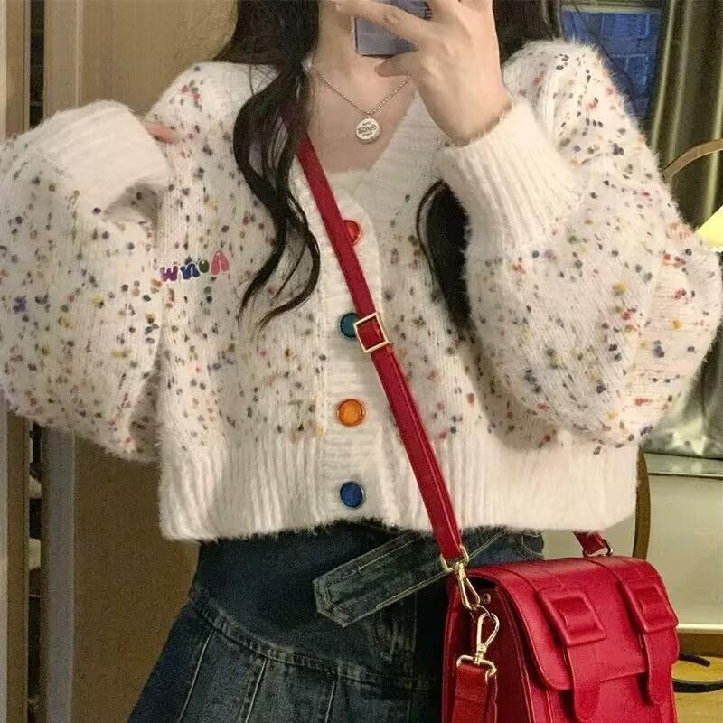 Dámský krátký svetr Vyšívaný pletený kardigan Jarní a podzimní Korejská edice Měkký lepkavý krátký svetr