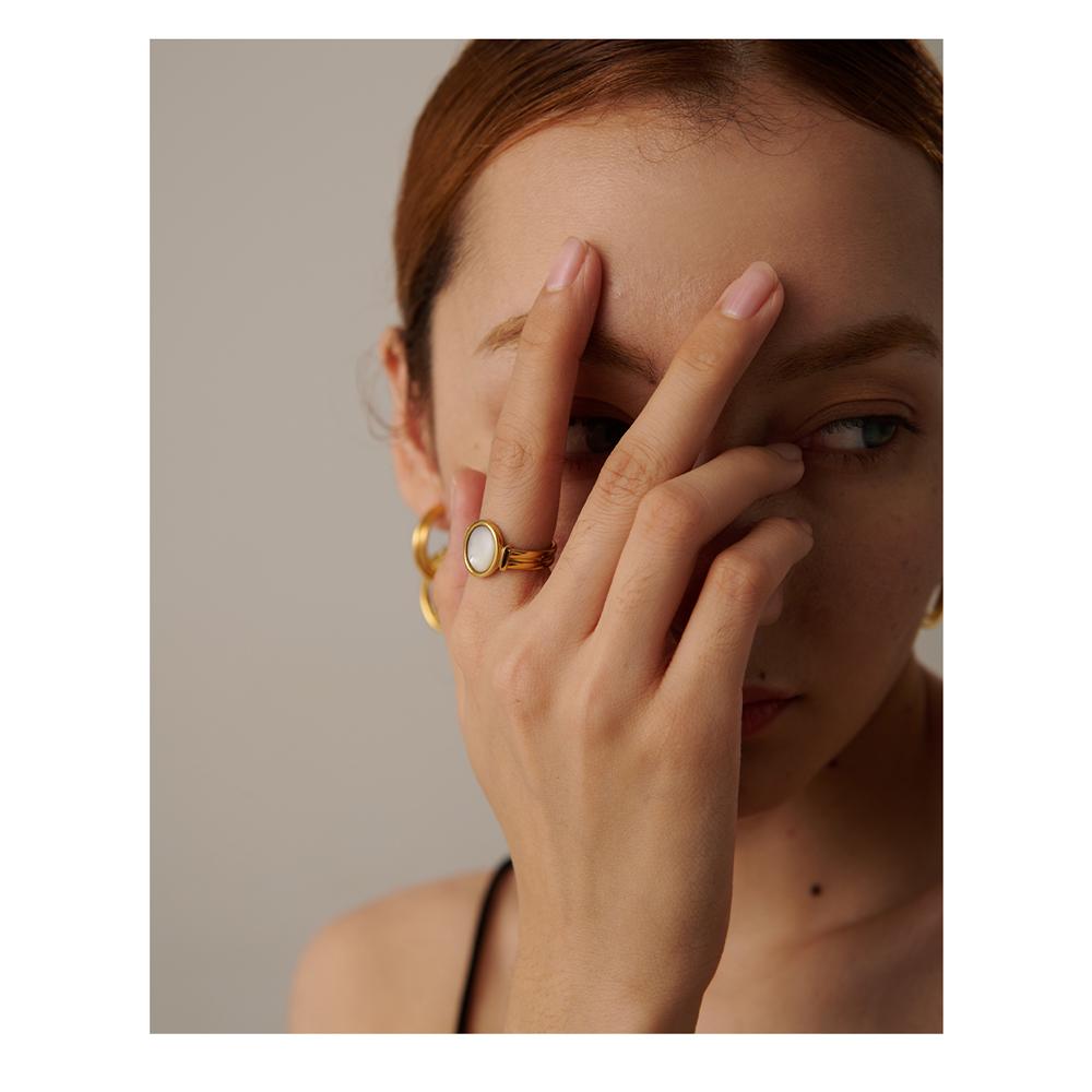 Yhpup Stainless Steel Natural Shell Ring New France Metal Gold Color Round Finger for Women Temperament Jewelry Anillos Mujer