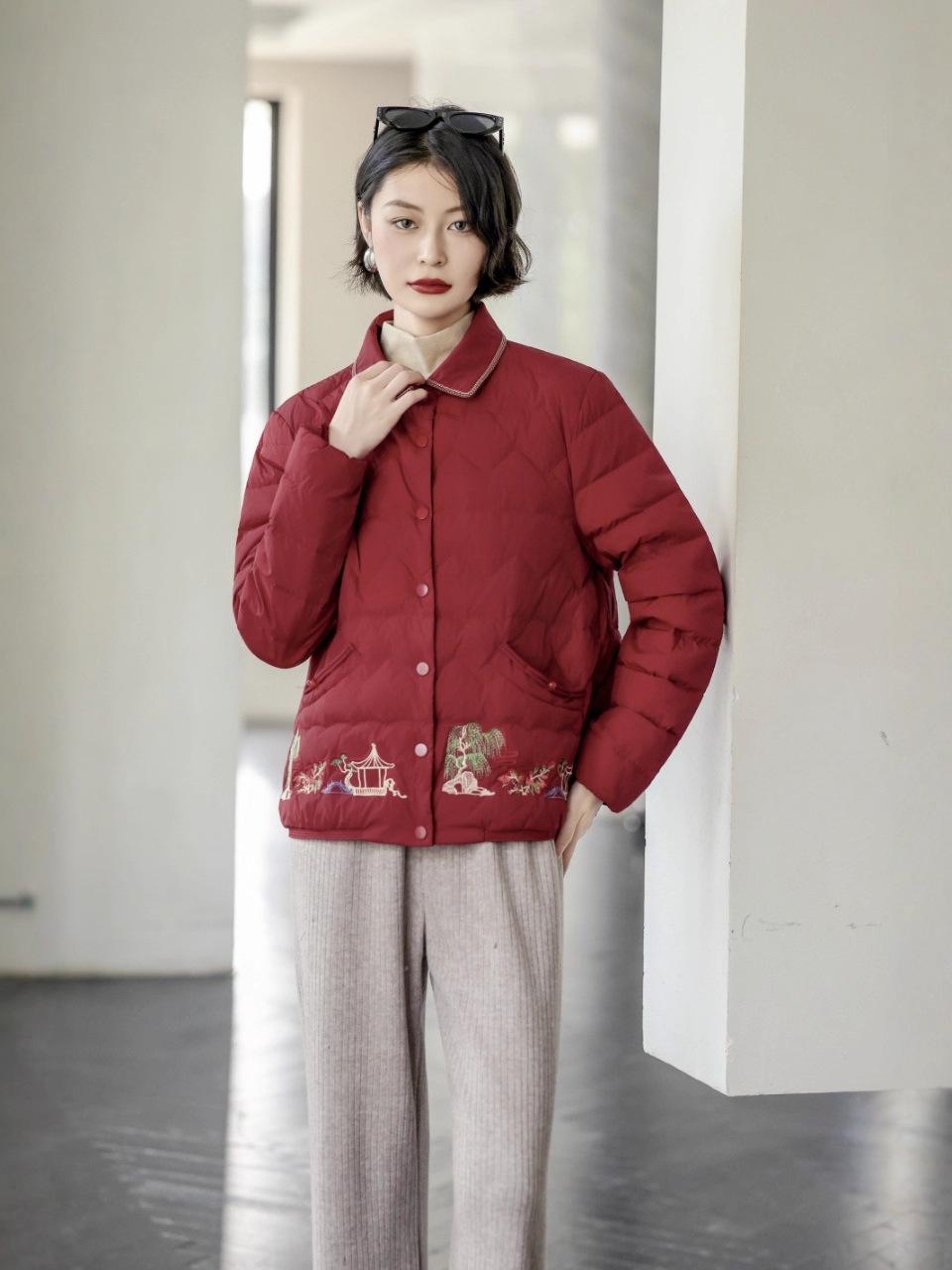 

2025 Women s Petite Lightweight Winter Embroidered Chinese Style Down Jacket L