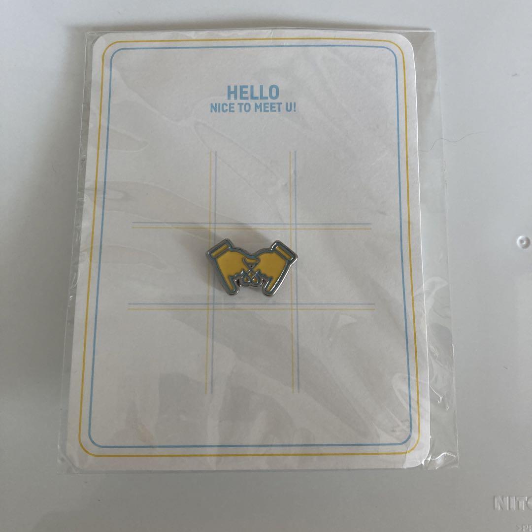 

[USED] TXT Pin Badge STAR