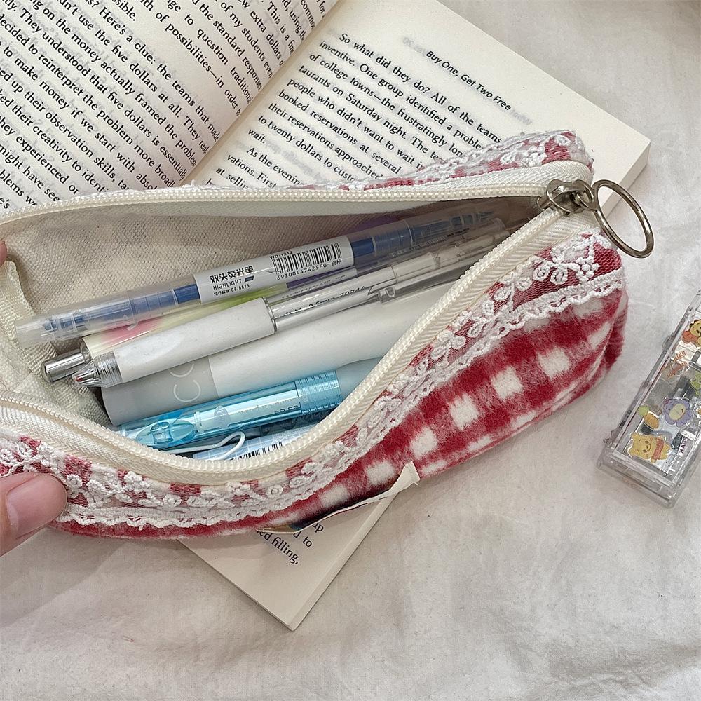 5222 Multi-Functional Plaid Wool Bag: Large Capacity Case for Cosmetics, Stationery & Hygiene Essentials