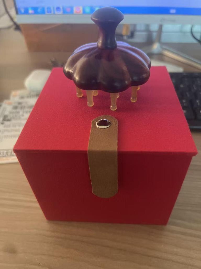 Schafshorn Kopf- und Nackenmassagekamm mit leichten Schönheitsfehlern - B-Ware Abverkauf