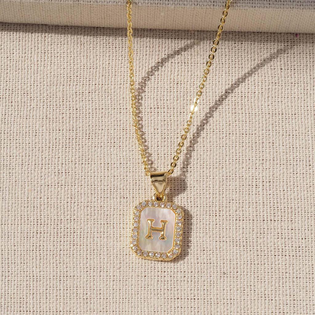 Gold-Plated Copper Shell 26 English Letters Pendant Necklace for Women - Niche Fashion Jewelry