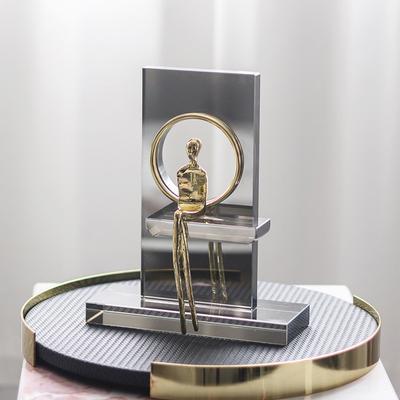 Moderní světelné luxusní průhledné sedící figurální ozdoby modelový pokoj obývací pokoj vstupní umění hotel vila měkké dekorace