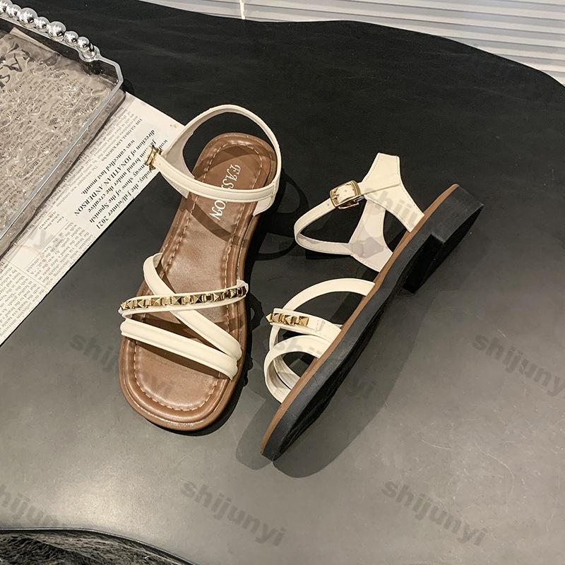 Women Shoes 2026 Summer New Fashion Comfort Non Slip Metal Decoration Buckle Strap Sandals Lightweight Soft Bottom Beach Shoes