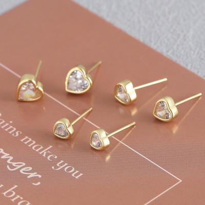 Exquisite Heart-shaped Love Earrings, Elegant and Versatile Accessories. Minimalist and Adorable Ear Studs.
