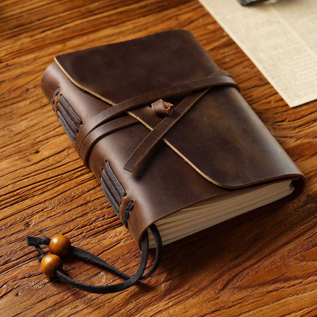 Genuine Leather Retro Traveler's Notebook: Handmade Loose-Leaf Diary with Cowhide in Vintage Style.