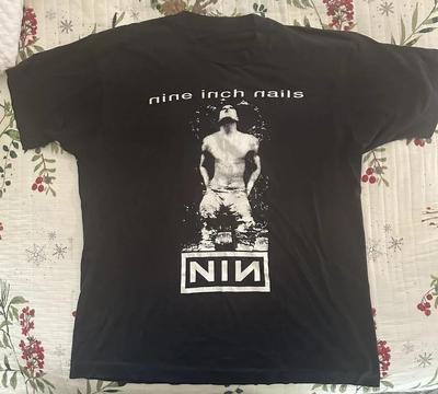 Tops – T-Shirts