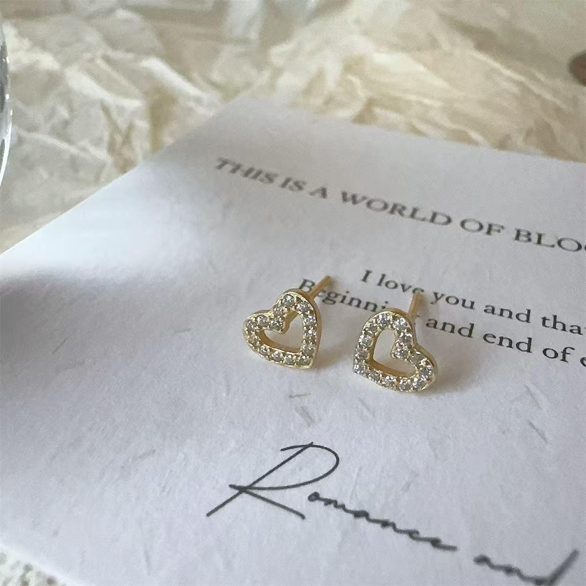 

925 Sterling Silver 18K Zircon Heart Stud Earrings - Fresh, Creative, Versatile Women s Jewelry S925 Sterling Silver