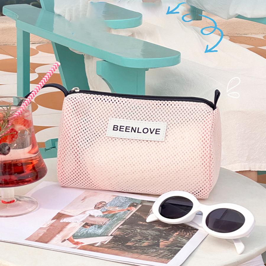 

Fashionable Multi-Use Swim Bag Beach Mesh Bag for Toiletries Portable Cosmetics Organizer