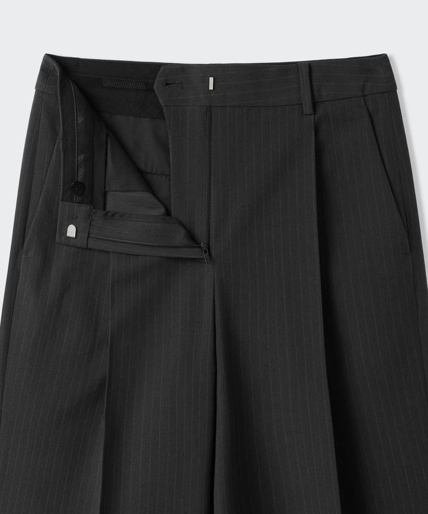 MUSINSA STANDARD WOMAN Women'S Pinstripe Deep Tuck Wide Slacks [Gray]