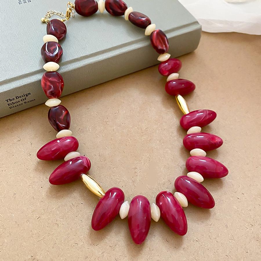 European and American color acrylic shell beaded necklace design sense collarbone chain exaggerated necklace women