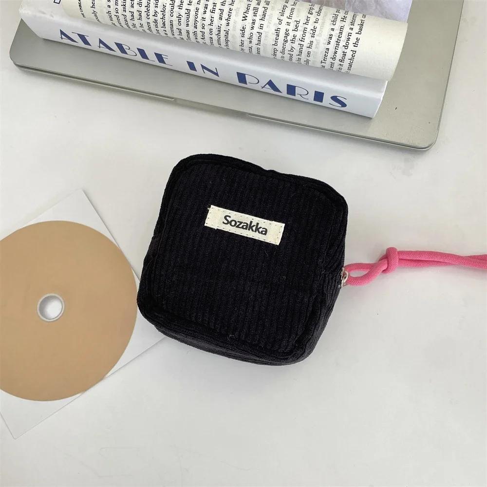 

Kawaii Travel Small Cosmetic Lipstick Earphone Storage Bag Purse Women Portable Mini Makeup Handbags Wallet Pouch Bags Organizer чорний