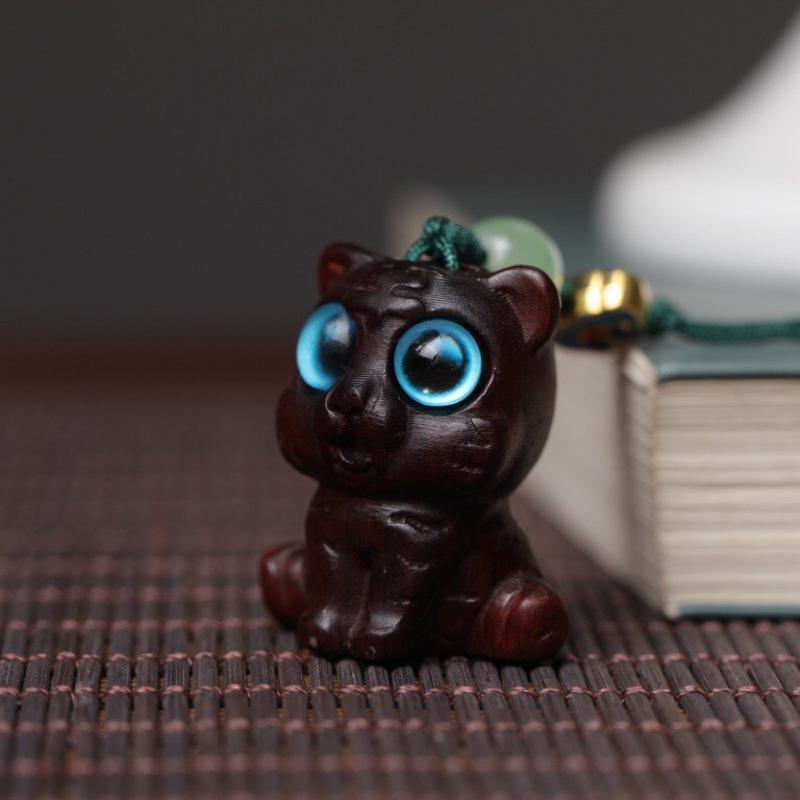 Sandalwood Zodiac Tiger Keychain Phone Pendant – Cultural Plaything & Night Market Accessory
