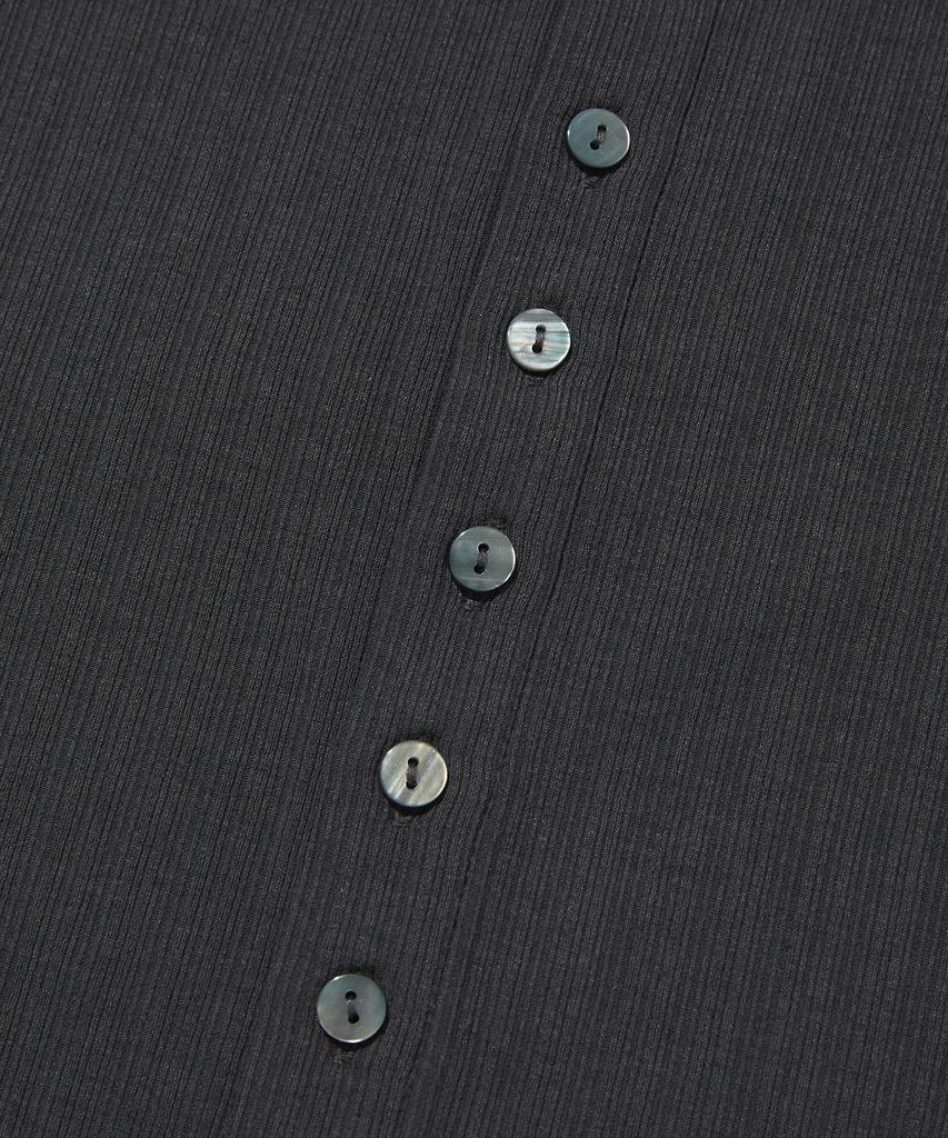 Seuweideu Button Crop Tee [Charcoal Gray]