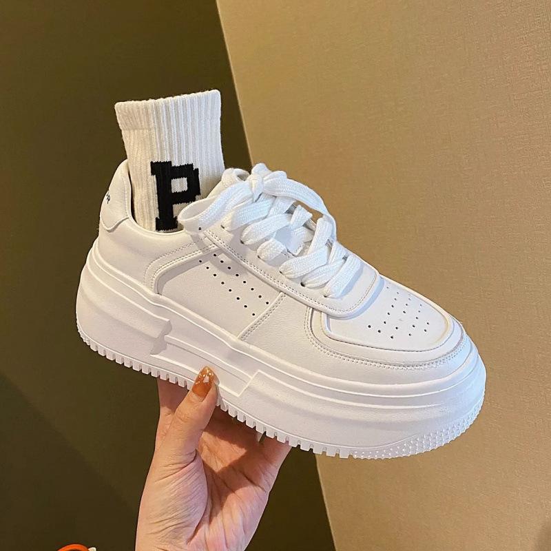 

Platform white shoes women s 2025 spring and summer new leather versatile women s shoes sports and leisure board shoes women s Korean version explosio 40 белый