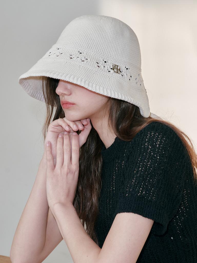 Olinkeompeulliteu Blossom Hole Bonnet Hat (Cream)