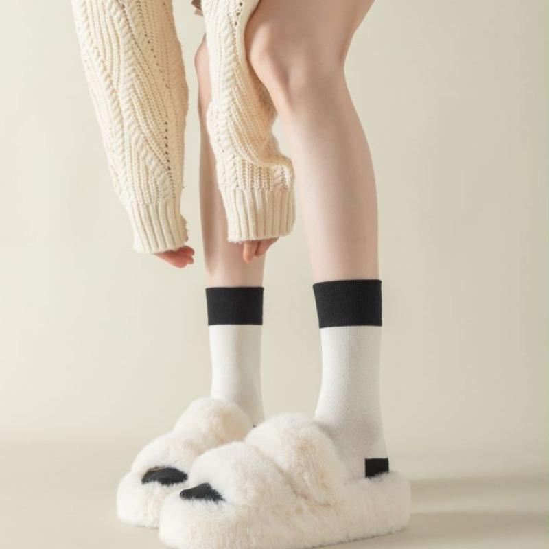 Mid-calf Socks for Autumn and Winter, Color-matched Mid-calf Socks, Niche and Fashionable Women's Socks