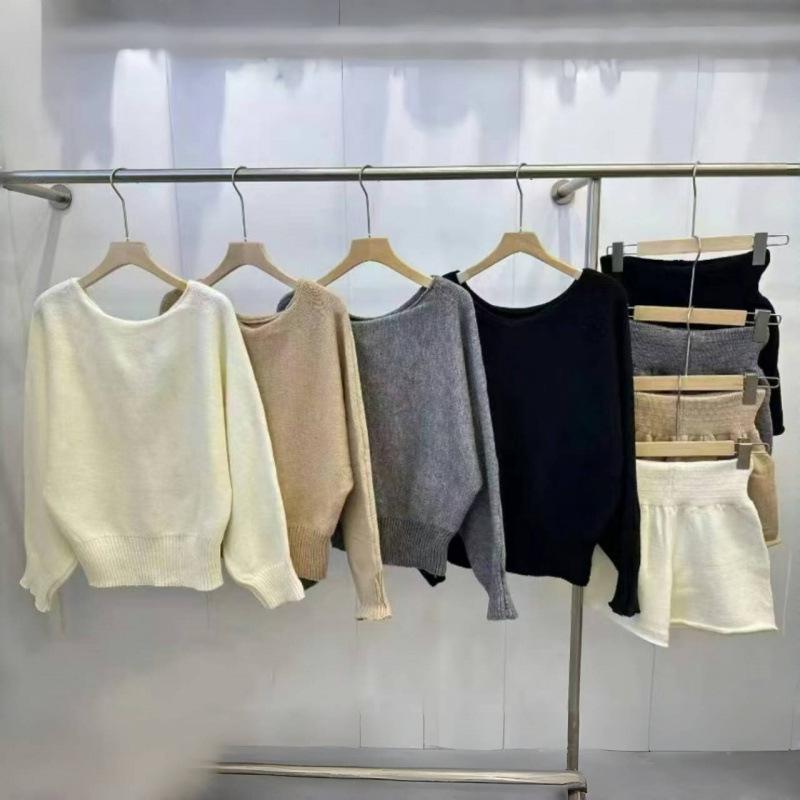 

2024 Корейский комплект из свитера с открытыми плечами и шорт One Size серый